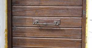 Portone mercantile 2 in legno su misura